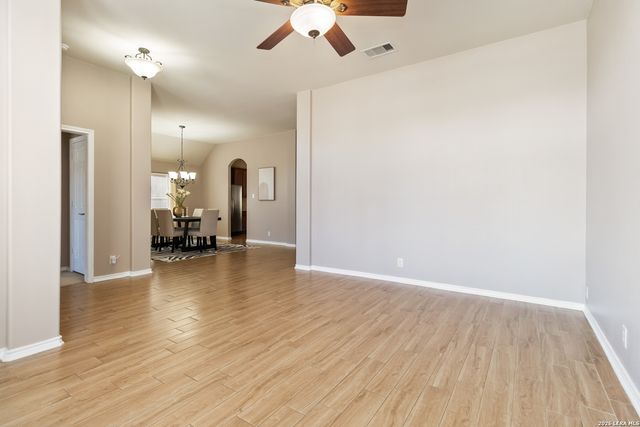 1716 Oak Wind, New Braunfels, TX 78132