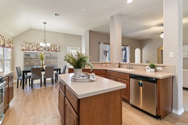 1716 Oak Wind, New Braunfels, TX 78132