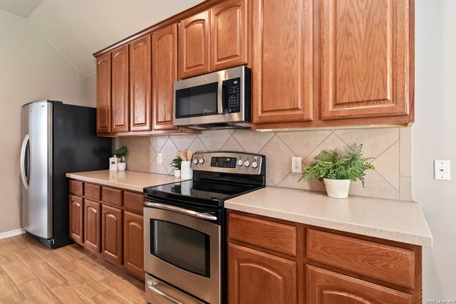 1716 Oak Wind, New Braunfels, TX 78132