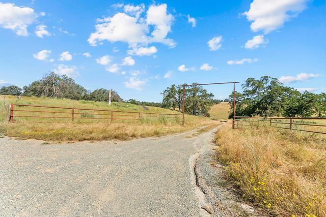 12850 Fiddletown Rd, Fiddletown, CA 96269