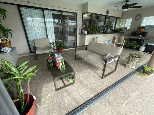 6409 NW FRIENDLY Circle, Port St. Lucie, Port St Lucie, FL 34983