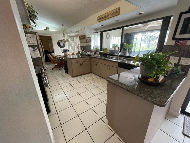 6409 NW FRIENDLY Circle, Port St. Lucie, Port St Lucie, FL 34983