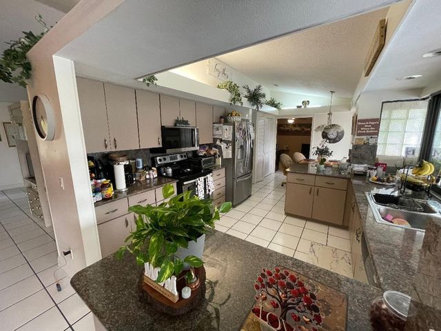 6409 NW FRIENDLY Circle, Port St. Lucie, Port St Lucie, FL 34983