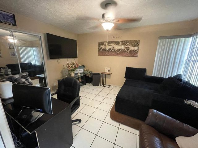 6409 NW FRIENDLY Circle, Port St. Lucie, Port St Lucie, FL 34983