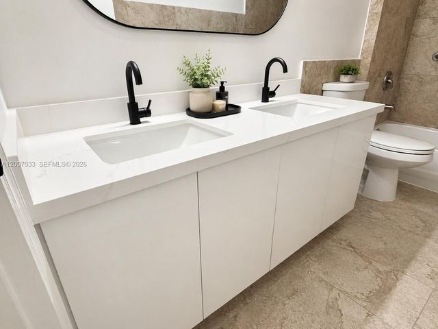 450 S Park Rd 5-307, Hollywood, FL 33021