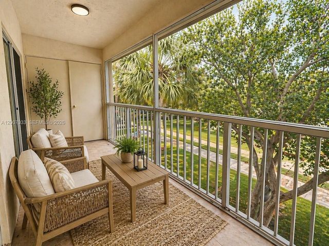 450 S Park Rd 5-307, Hollywood, FL 33021