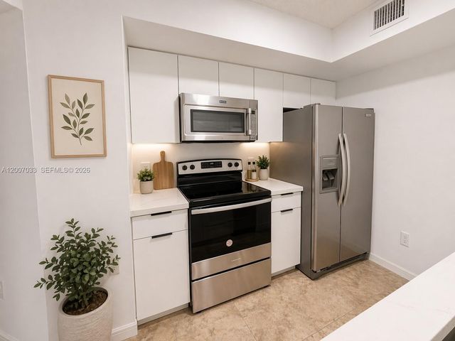 450 S Park Rd 5-307, Hollywood, FL 33021