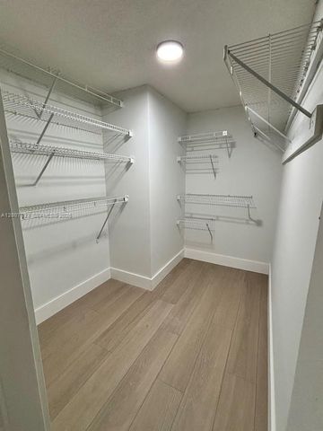 450 S Park Rd 5-307, Hollywood, FL 33021