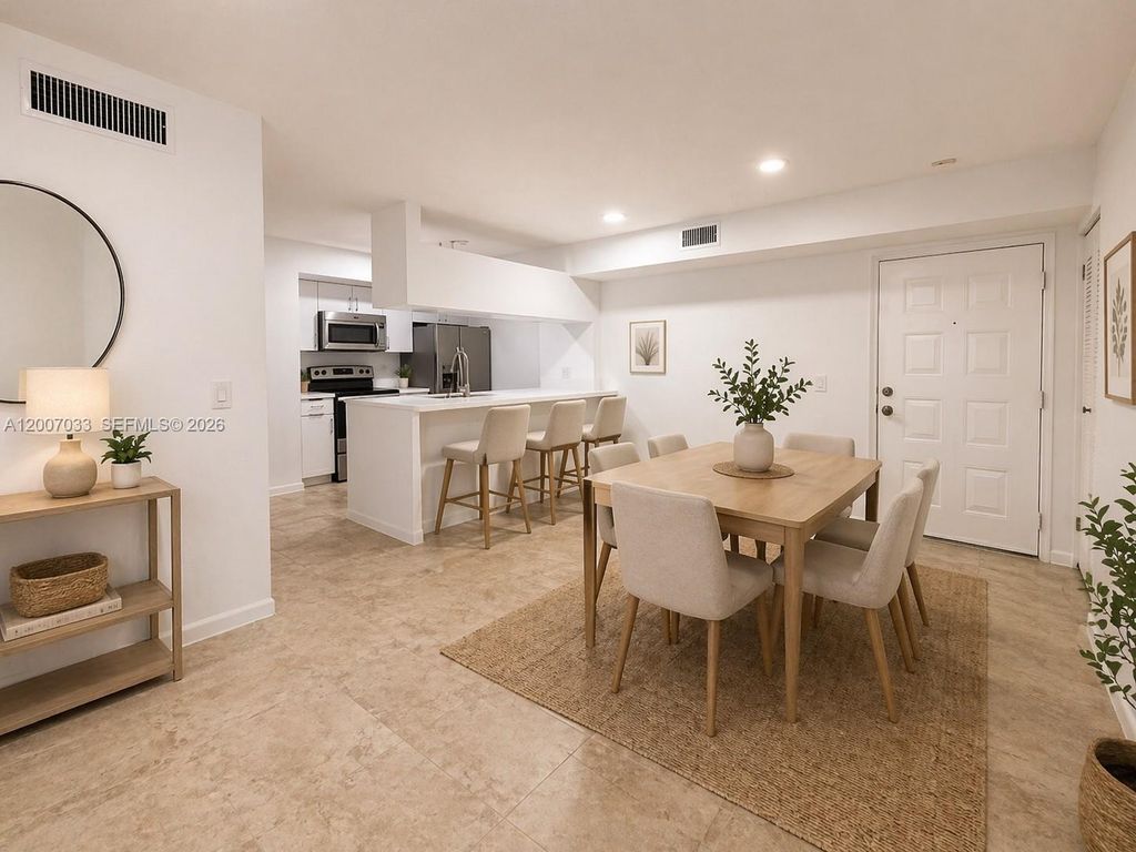 450 S Park Rd 5-307, Hollywood, FL 33021