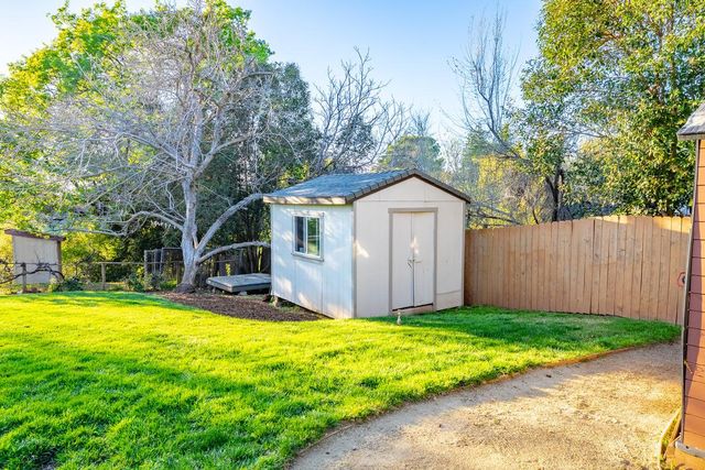 1822 Crockett Rd, Auburn, CA 95603