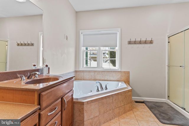 16 MOUNTAIN CREST WAY, Dillsburg, PA 17019