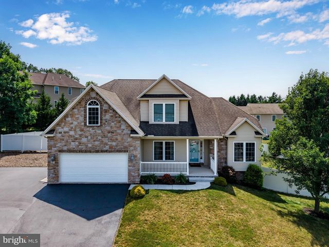 16 MOUNTAIN CREST WAY, Dillsburg, PA 17019