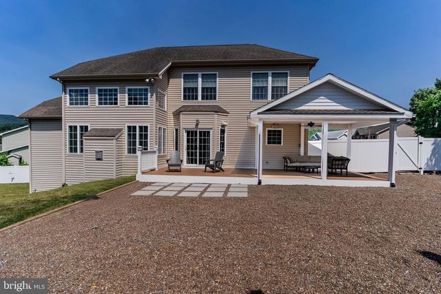 16 MOUNTAIN CREST WAY, Dillsburg, PA 17019