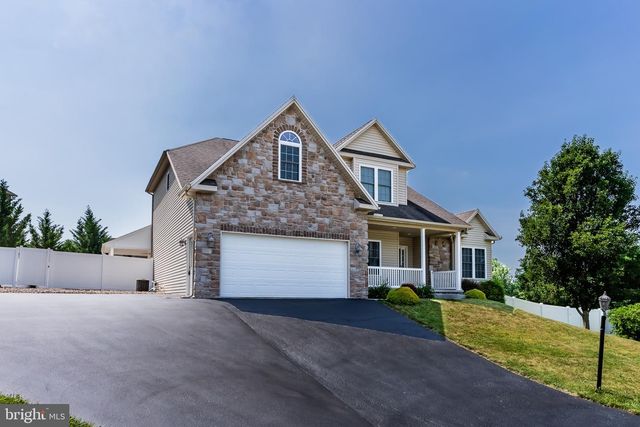 16 MOUNTAIN CREST WAY, Dillsburg, PA 17019