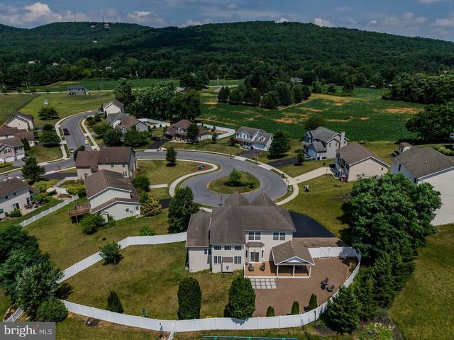 16 MOUNTAIN CREST WAY, Dillsburg, PA 17019