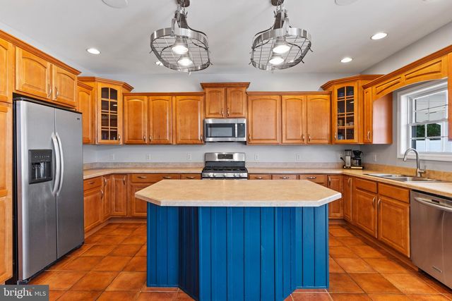 16 MOUNTAIN CREST WAY, Dillsburg, PA 17019