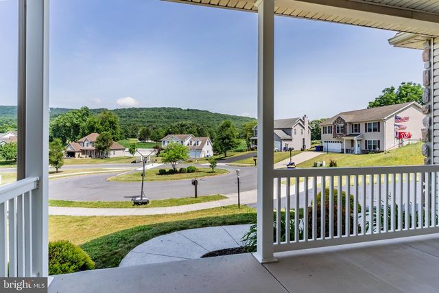16 MOUNTAIN CREST WAY, Dillsburg, PA 17019