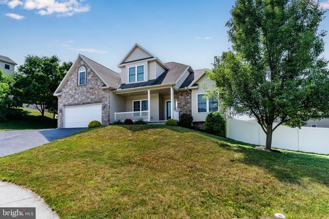 16 MOUNTAIN CREST WAY, Dillsburg, PA 17019