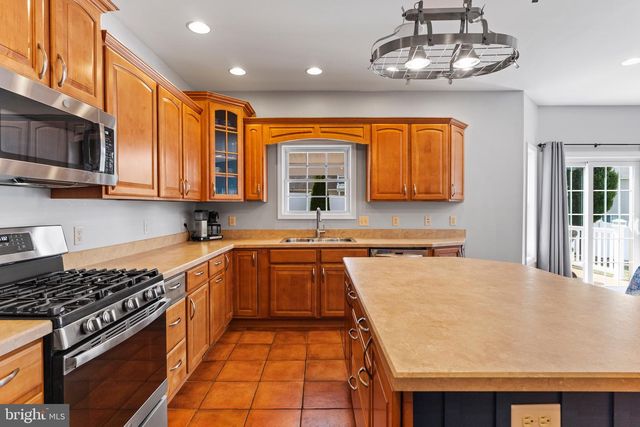 16 MOUNTAIN CREST WAY, Dillsburg, PA 17019