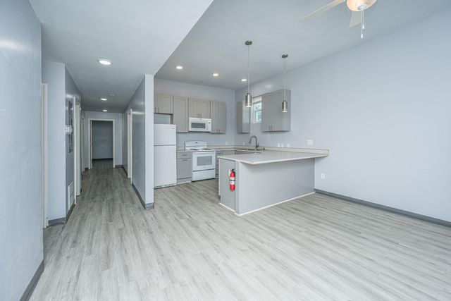 2001 Hugo Avenue A & B, North Charleston, SC 29405
