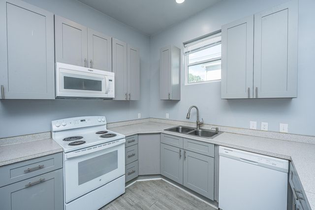 2001 Hugo Avenue A & B, North Charleston, SC 29405