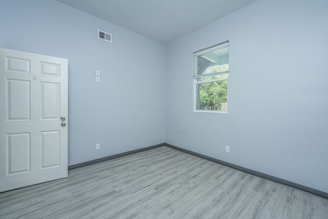 2001 Hugo Avenue A & B, North Charleston, SC 29405