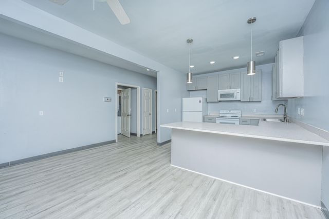 2001 Hugo Avenue A & B, North Charleston, SC 29405
