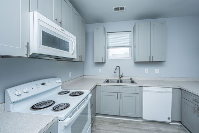 2001 Hugo Avenue A & B, North Charleston, SC 29405
