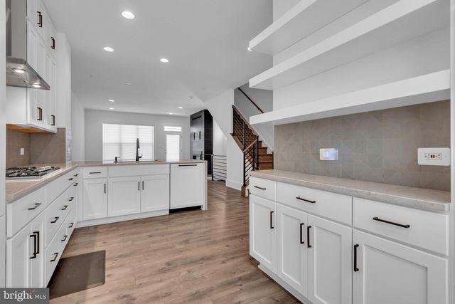 11366 EMERALD PARK RD, Potomac, MD 20854