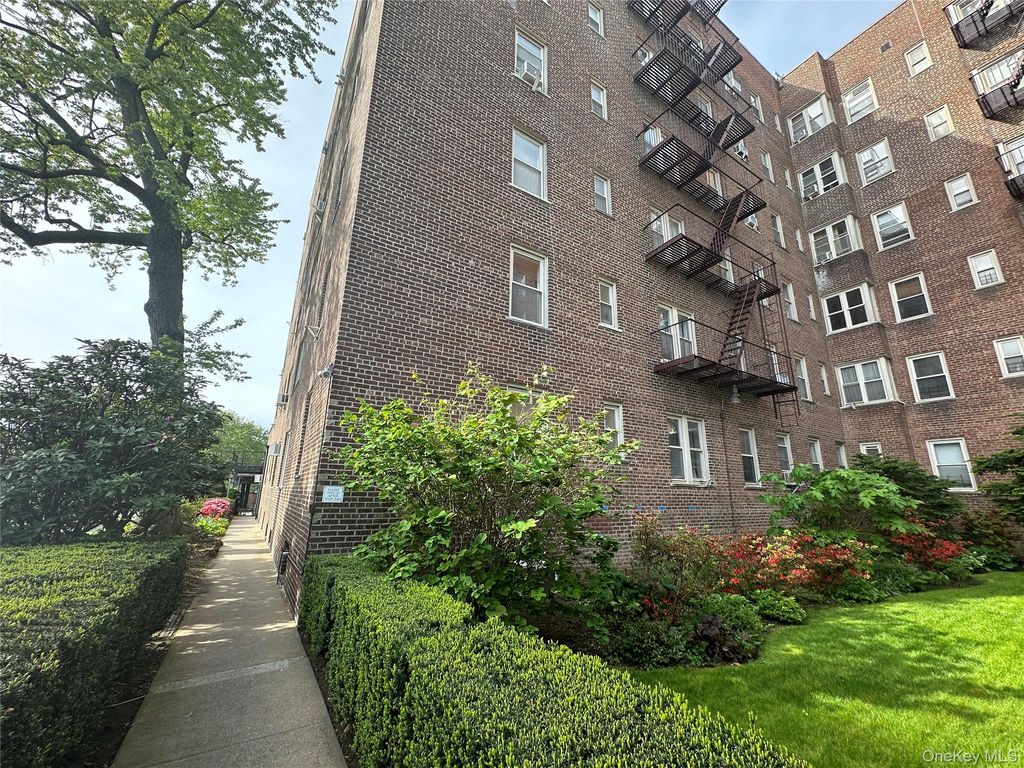 84-49 168th Street #4S, Jamaica Hills, NY 11432