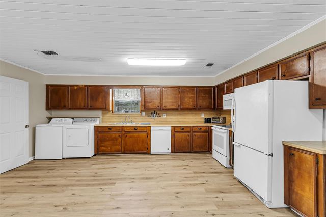 95 Main Street, Huntsville, TX 77340