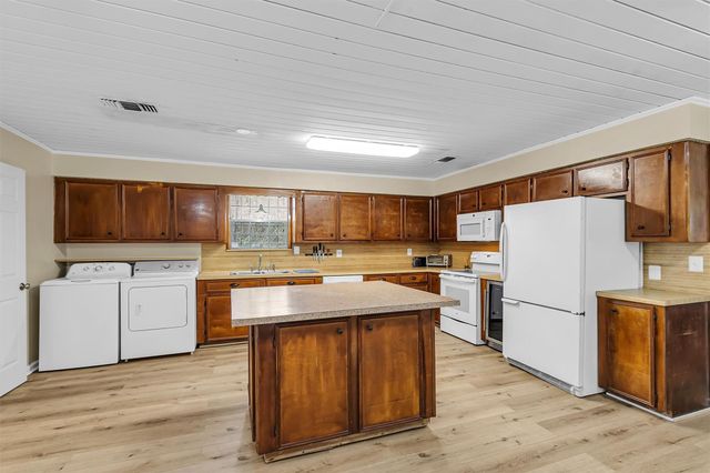 95 Main Street, Huntsville, TX 77340