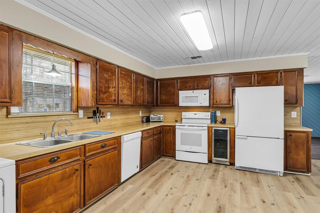 95 Main Street, Huntsville, TX 77340