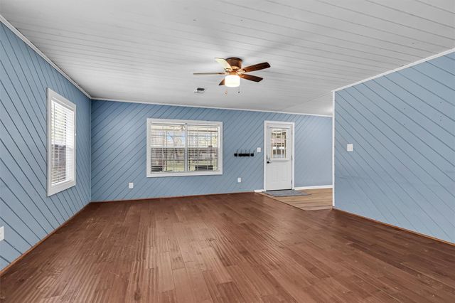 95 Main Street, Huntsville, TX 77340