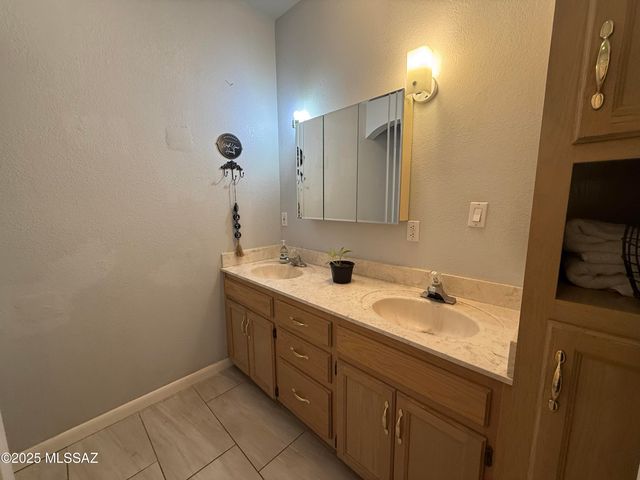 1536 W Cherokee Lane, Safford, AZ 85546
