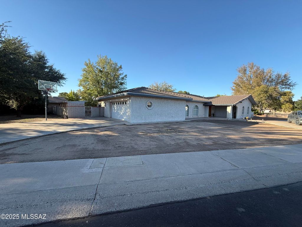 1536 W Cherokee Lane, Safford, AZ 85546