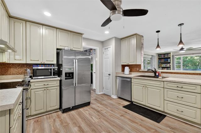 29239 S CORLEY ISLAND ROAD, Leesburg, FL 34748