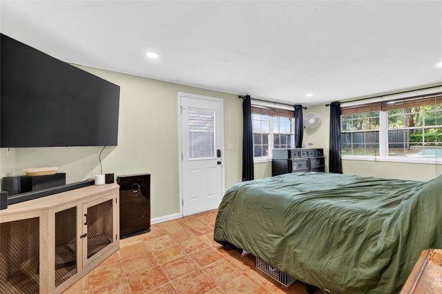 29239 S CORLEY ISLAND ROAD, Leesburg, FL 34748