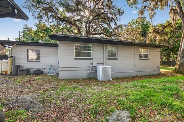 29239 S CORLEY ISLAND ROAD, Leesburg, FL 34748
