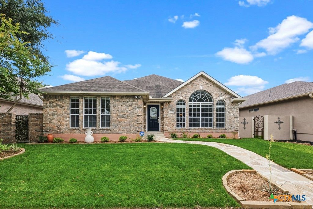 Image 2 of property listing at 2258 Kensington Way, New Braunfels, TX 78130