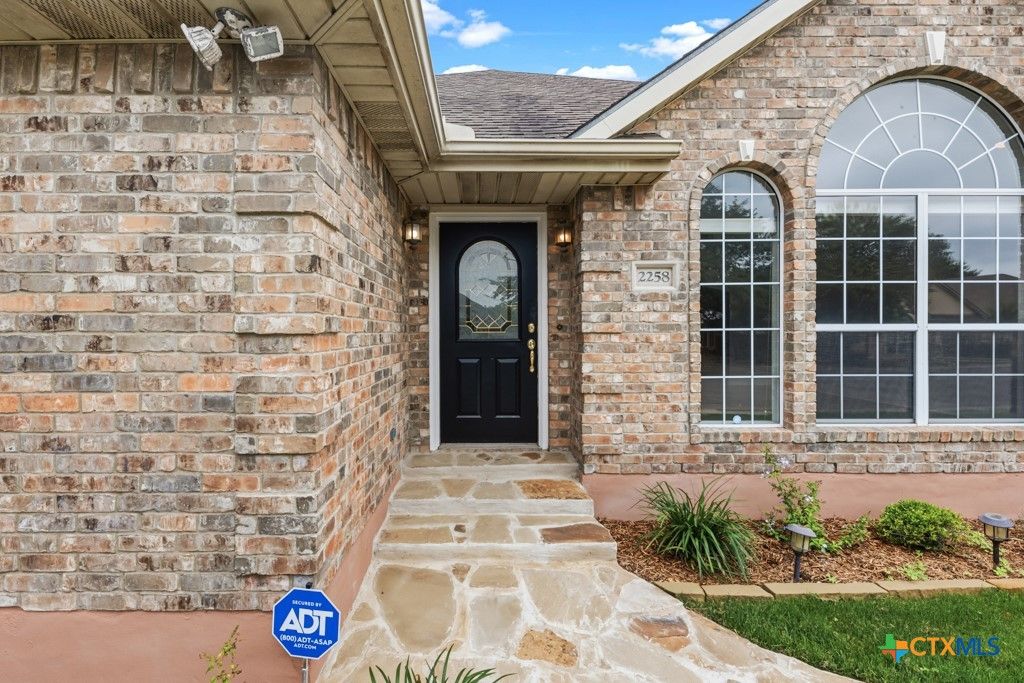 Image 5 of property listing at 2258 Kensington Way, New Braunfels, TX 78130