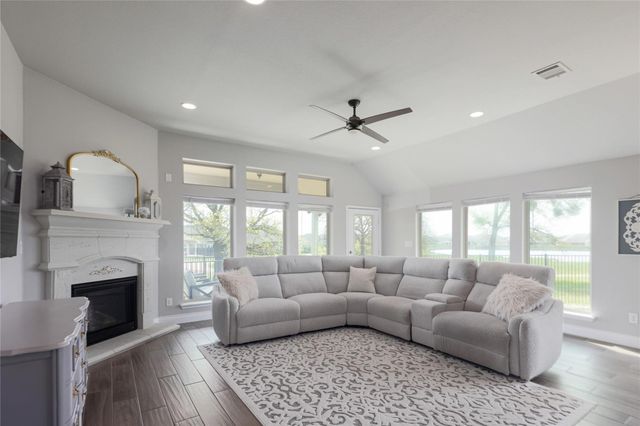 109 Cascia CIR, Liberty Hill, TX 78642