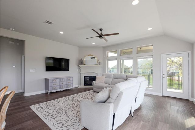 109 Cascia CIR, Liberty Hill, TX 78642