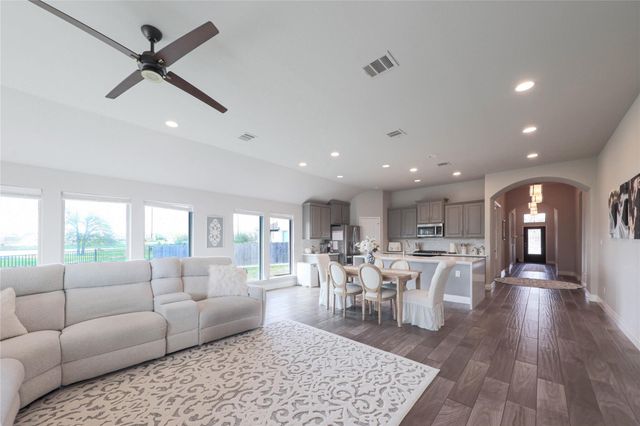 109 Cascia CIR, Liberty Hill, TX 78642