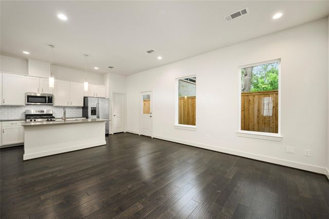 9448 Kerrwood Lane, Houston, TX 77080