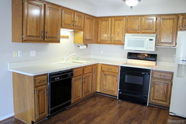 14820 Paris Court 15, Allen Park, MI 48101