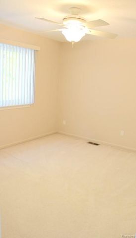 14820 Paris Court 15, Allen Park, MI 48101