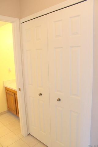 14820 Paris Court 15, Allen Park, MI 48101