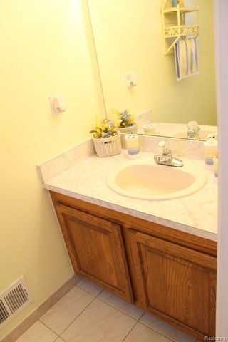 14820 Paris Court 15, Allen Park, MI 48101