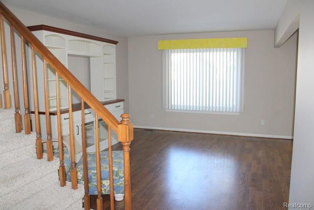 14820 Paris Court 15, Allen Park, MI 48101